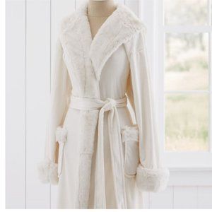 Pottery Barn Ivory Alpaca Faux Fur Hooded Bath Robe NWOT